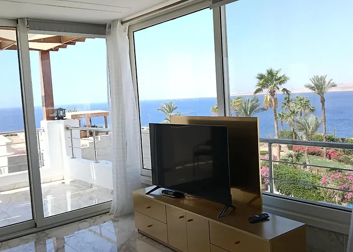 Three Bedrooms Rooftop Seaview *